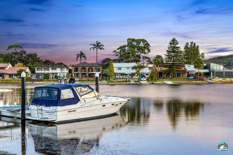 Aircabin - Woy Woy - Water Front - 6 Beds Lux Home - Accommodation Adelaide 1