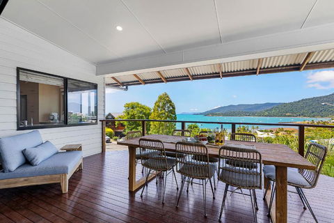 Airlie Views - Accommodation Adelaide 0