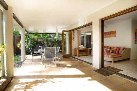 Alani - Absolute Beachfront - Sleeps Up To 10 - Accommodation Adelaide 2