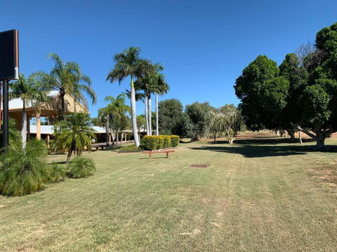 Albert Park Motor Inn-KING BEDS-POOL-SHADED PARKING - Accommodation Adelaide 4