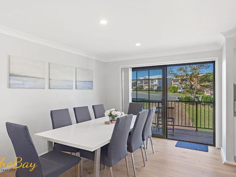 Amaroo Cres No 20 Fingal Bay Holiday Home - Accommodation Adelaide 1