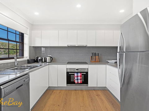 Amaroo Cres No 20 Fingal Bay Holiday Home - Accommodation Adelaide 2