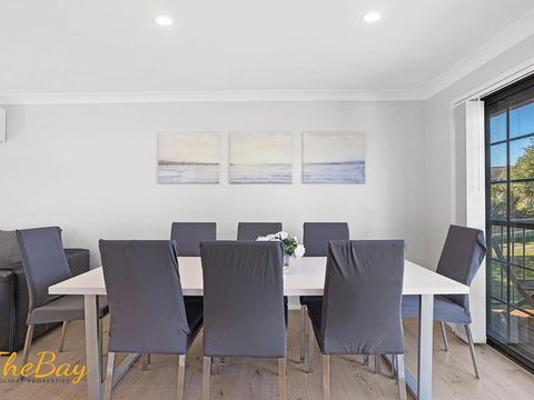 Amaroo Cres No 20 Fingal Bay Holiday Home - Accommodation Adelaide 3