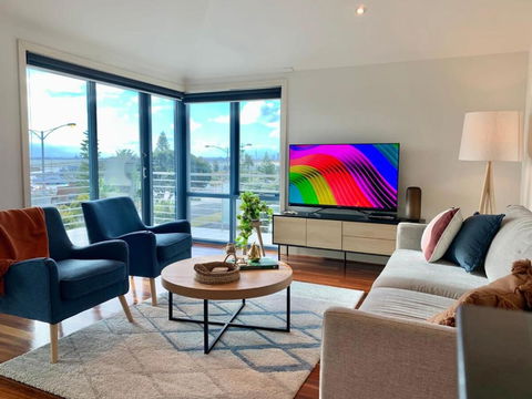 Amazing Beachfront & City Views 2 Bed 2 Bathroom - Accommodation Adelaide 0