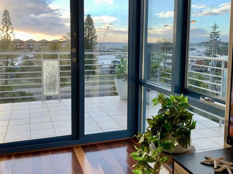 Amazing Beachfront & City Views 2 Bed 2 Bathroom - Accommodation Adelaide 4