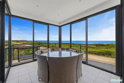 Amazing Views By Ready Set Stay - Accommodation Adelaide 1