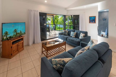Anchorage 4 & Buggy Hamilton Island - Accommodation Adelaide 0