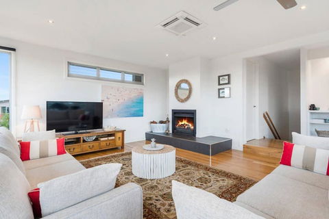 Aires Coastal Beach House Luxury With Ocean Views - Accommodation Adelaide 4