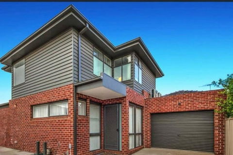 Alexina St Albans - Accommodation Adelaide 0