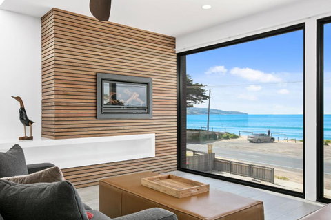 Apollo Bay Beach House - Accommodation Adelaide 0