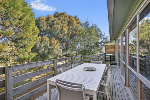 Apollo Bay People N Paws - Accommodation Adelaide 3