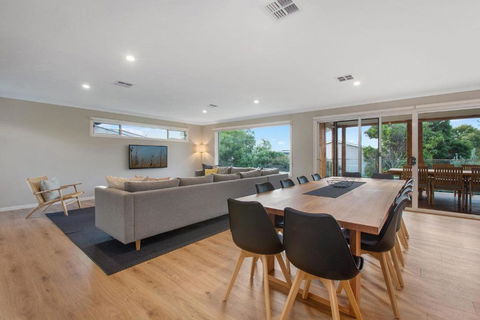 Apollo Grand - Accommodation Adelaide 3