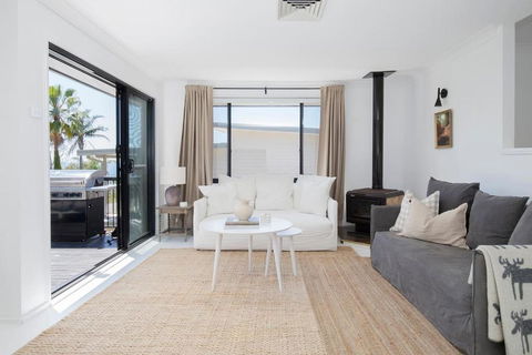 Aqua Vistas - Coastal Gem With Serene Spa Experience - Accommodation Adelaide 1