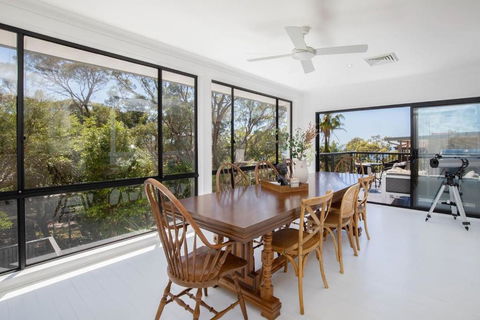 Aqua Vistas - Coastal Gem With Serene Spa Experience - Accommodation Adelaide 3