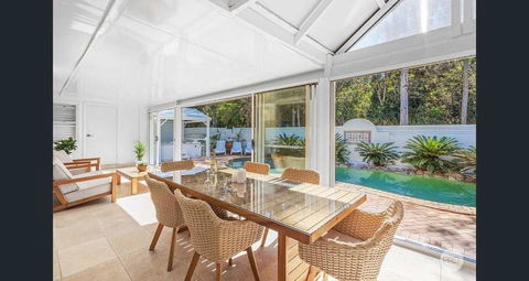 Aquablue Holiday Home - Hot Spa & Pool - 2m Walk To Beaches - Accommodation Adelaide 0