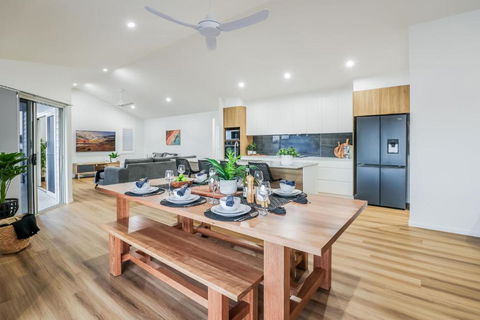 Aquatic Abode - Accommodation Adelaide 1
