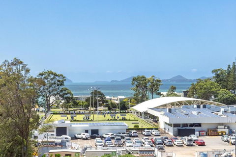 Ash Haven, 19 Ash St - Views, Pool, Air Con, Boat Parking, Wi-Fi - Accommodation Adelaide 0