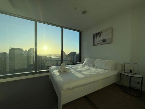 Astonishing 2B2B UpperWestSide Residence Opposite Southern Cross Station - Accommodation Adelaide 2