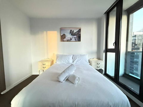 Astonishing 2B2B UpperWestSide Residence Opposite Southern Cross Station - Accommodation Adelaide 3