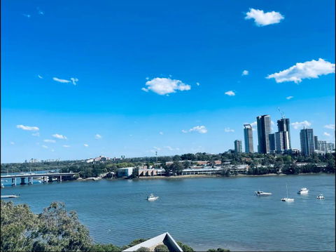 Astonishing Waterview Condo With Pool, Parking - Accommodation Adelaide 2