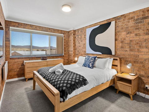 Astrids At Central Park - 2BR L Lake & Mountain Views L Central Location L WiFi - Accommodation Adelaide 4