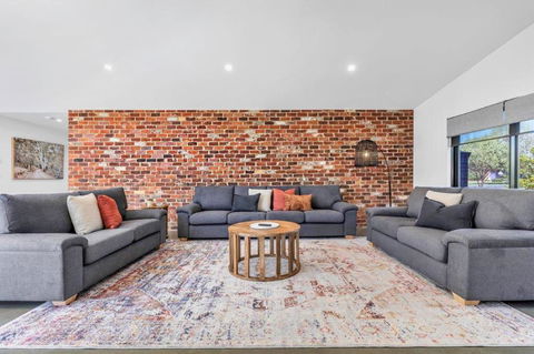 At Winbi- Echuca Holiday Homes - Accommodation Adelaide 1