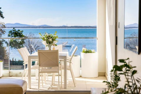 Aura 3 Spectacular Beachside Views - Accommodation Adelaide 1