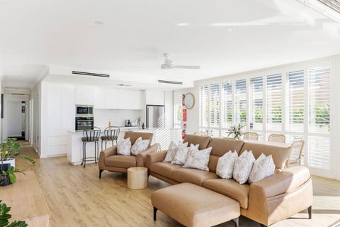 Aura 3 Spectacular Beachside Views - Accommodation Adelaide 3
