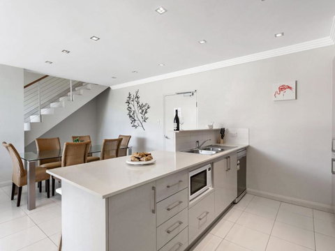 Aura Apartments Unit 13 59 Shoal Bay Road - Accommodation Adelaide 4