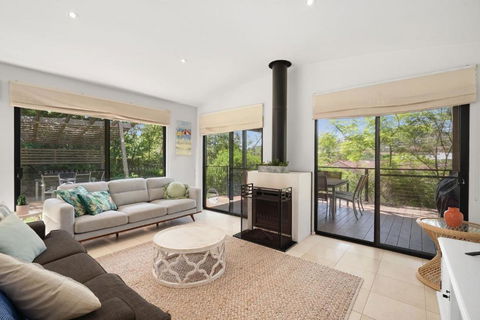 Avoca Beach Living - Accommodation Adelaide 3