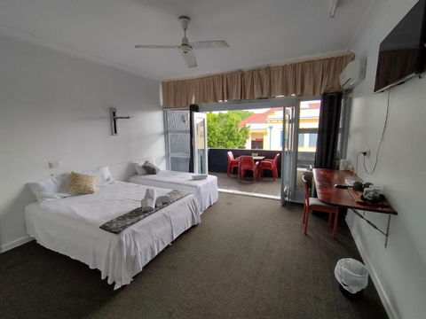 Ayr Hotel - Accommodation Adelaide 1