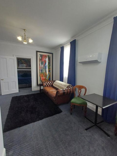 Art Hotel On York - Accommodation Adelaide 3