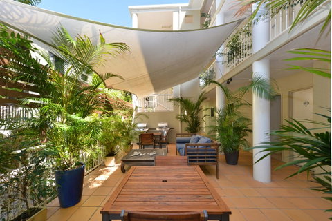 Port Douglas Apartments - Adults Only Oasis - Accommodation Adelaide 11