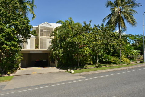 Port Douglas Apartments - Adults Only Oasis - Accommodation Adelaide 28