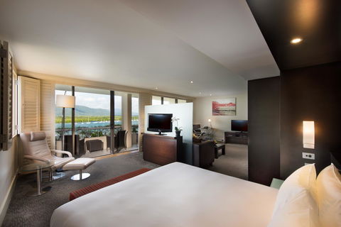Hilton Cairns - Accommodation Adelaide 15