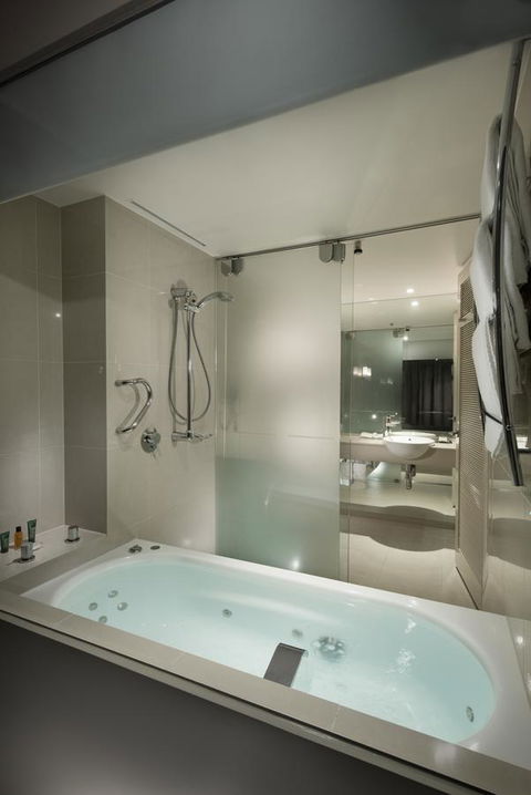 Hilton Cairns - Accommodation Adelaide 4