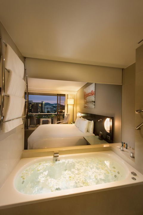 Hilton Cairns - Accommodation Adelaide 22