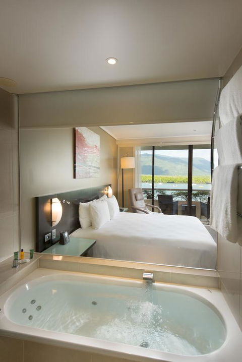 Hilton Cairns - Accommodation Adelaide 2