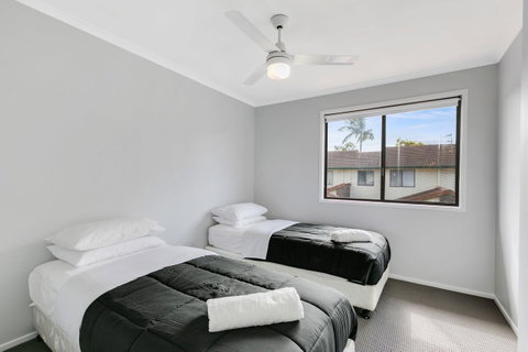 Fountain View Estate - We Accommodate - Accommodation Adelaide 0