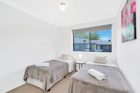 Fountain View Estate - We Accommodate - Accommodation Adelaide 4