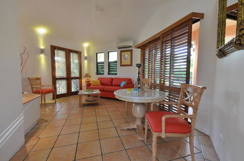 Martinique On Macrossan - Accommodation Adelaide 4