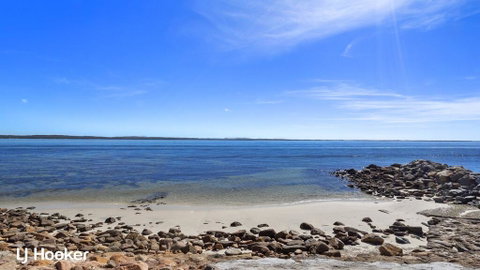 'Yacaaba' Beautiful Waterfront Location - Accommodation Adelaide 2