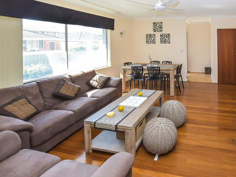 1/33 Wharf Street - Accommodation Adelaide 0