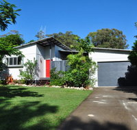 10 Double Island Drive - Modern family home centrally located swimming pool  outdoor area - Accommodation Adelaide