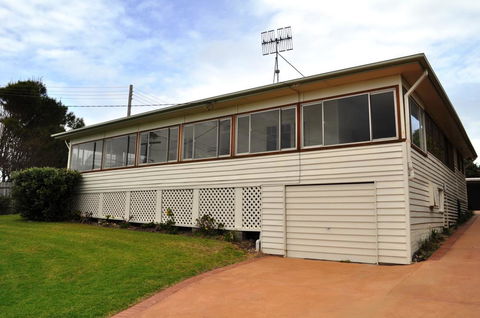 12 Bluewater Drive - Accommodation Adelaide 1