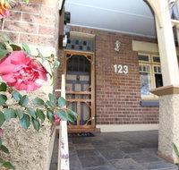 123 Hill St Heart of Orange Double Brick - Accommodation Adelaide