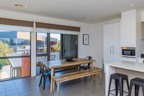 13 Shore Place - Accommodation Adelaide 0