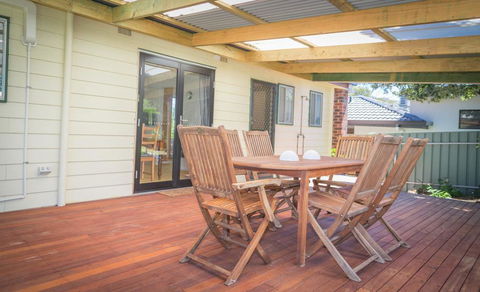 17 Broadbeach Drive - Free WiFi! - Accommodation Adelaide 0