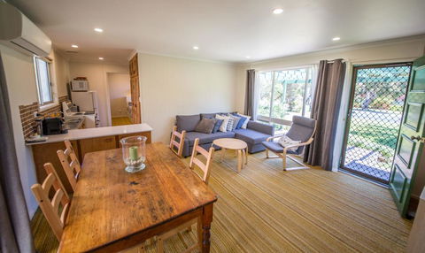 17 Broadbeach Drive - Free WiFi! - Accommodation Adelaide 3