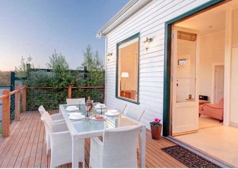 1880s Kananook Boutique Historic Luxury Apartment FSC Private Villa Bairnsdale - Accommodation Adelaide 0